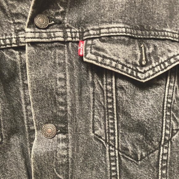 Levi’s Denim Jacket - Picture 2 of 3